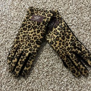 Ugg gloves
